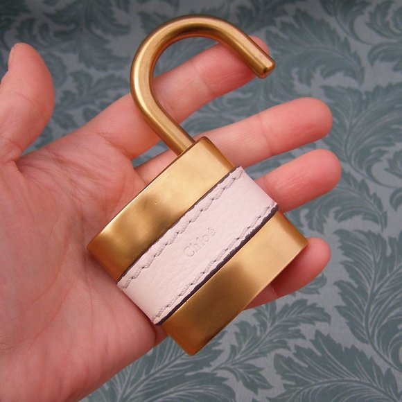 Off-White CHLOE Paddington in Excellent Condition, LIKE NEW w/Dust Bag - Picture 7 of 16